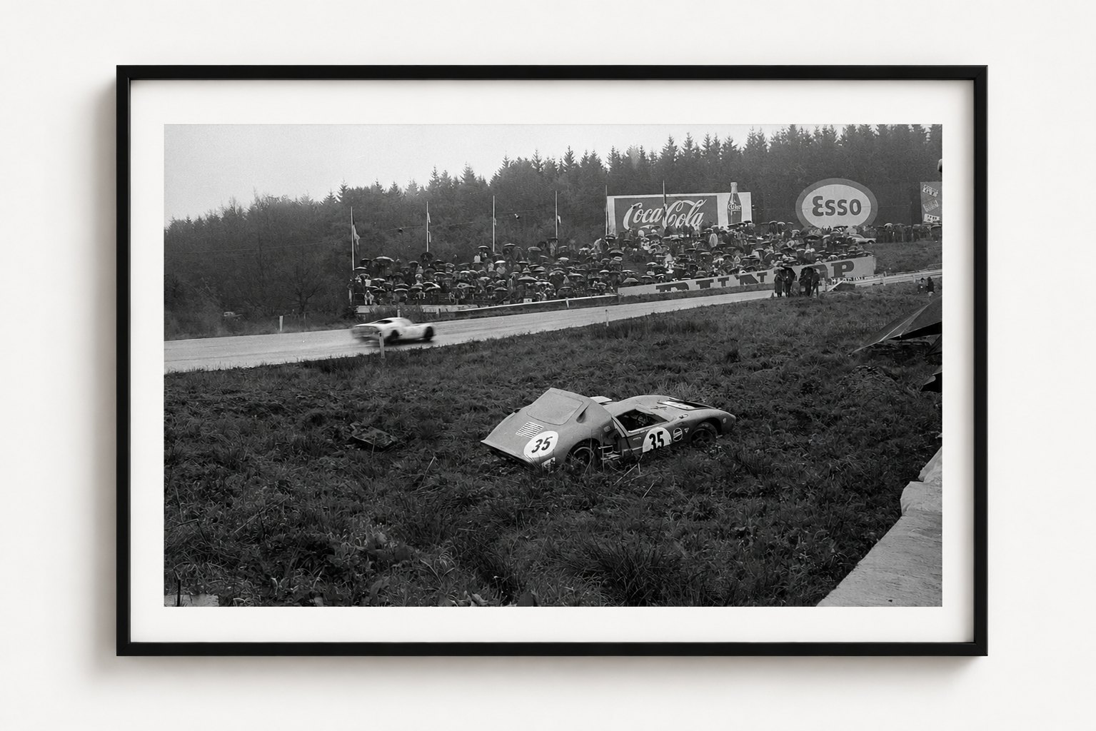 Frühes Aus für Abarth — Nürburgring 1965, auf Acryl im Schattenfugenrahmen, Format 4:3